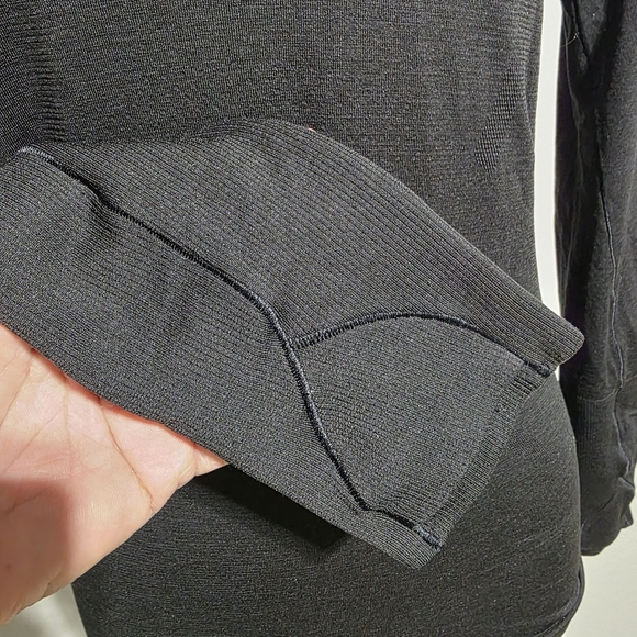 LULULEMON ORANGE THEORY COLLAB SWIFTLY LONG SLEEVE BLACK SZ 4 - Picture 3 of 6